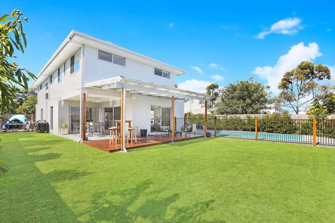 53 Northbeach Place, Mudjimba - Tourism TAS 2