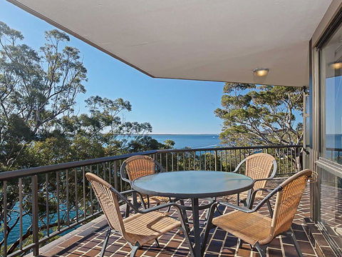 6 'Skyline' 12 Thurlow Avenue - Foxtel & Aircon - Hobart Tourism 0