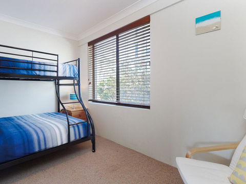 6 'The Poplars', 34 Magnus Street - Fabulous Views & Pool In Complex - Hobart Tourism 1