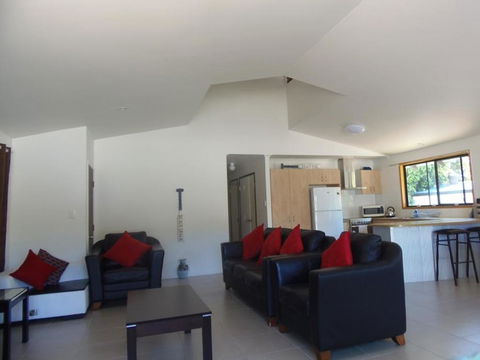 6 Bomburra Court - Rainbow Beach, Pet Friendly In Great Bush And Beach Location - Hobart Tourism 2