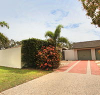 6 Petrie Ave Marcoola Pet Friendly Linen supplied - Tourism TAS