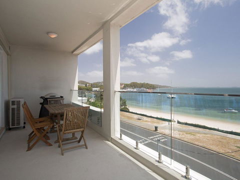 7 'Bayview Towers', 15 Victoria Parade - Stunning Unit With Fabulous Views - Hobart Tourism 0