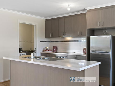 71 Goodwood Drive - Hobart Tourism 2