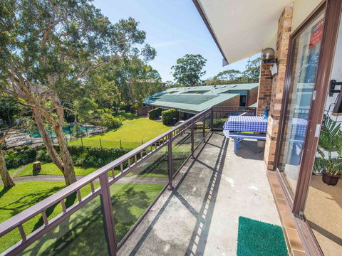 73 'Bay Parklands', 2 Gowrie Avenue - Solar Heated Pool, Spa, Tennis Court & Views - Hobart Tourism 0