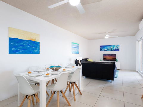 8 'Kiah' , 53 Victoria Parade - Stunning Water Views, WIFI & Air Con - Hobart Tourism 1