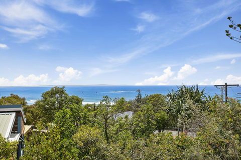 8 Yarrong Road - Hobart Tourism 2
