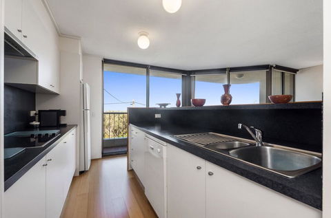 8/26 Jubilee Esplanade, Point Arkwright - NEW LISTING - Hobart Tourism 3