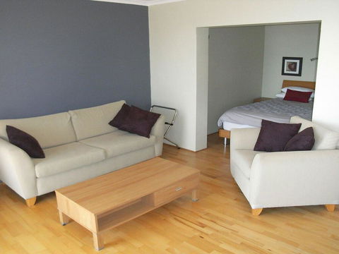 9 'Blue Vista', 13 Victoria Parade - Studio With Stunning Views - Hobart Tourism 2