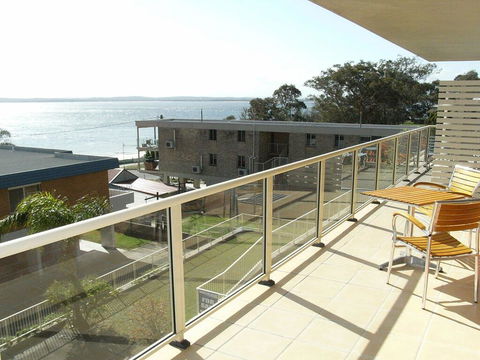 9 'Blue Vista', 13 Victoria Parade - Studio With Stunning Views - Hobart Tourism 1