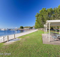 9 'Bushmans' 24 Tomaree Street - air conditioned centrally located to town