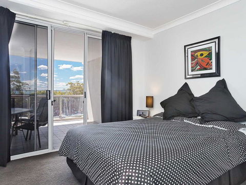 9 'Nelson Towers' 71a Victoria Parade - Unit In The Heart Of Nelson Bay With Water Views - Hobart Tourism 2
