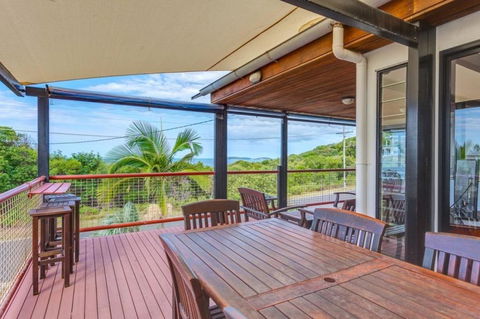 90 Cooloola Drive - Rainbow Beach, Luxury Beach House, Ocean Views - Hobart Tourism 2