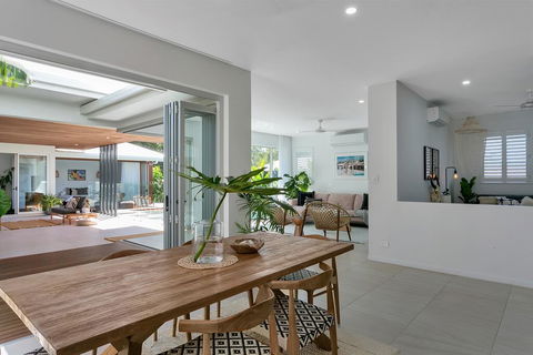 94 Northhouse - Beachside Luxury In Palm Cove - Hobart Tourism 3