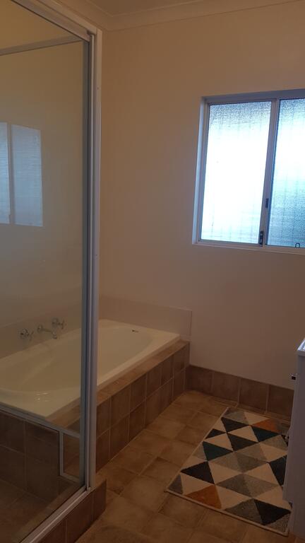 A Better Life Animal Sanctuary FarmStay - Private Two-Bedrooms, Lounge Room & Bathroom & Toilet, Shared Kitchen - Tourism TAS 2
