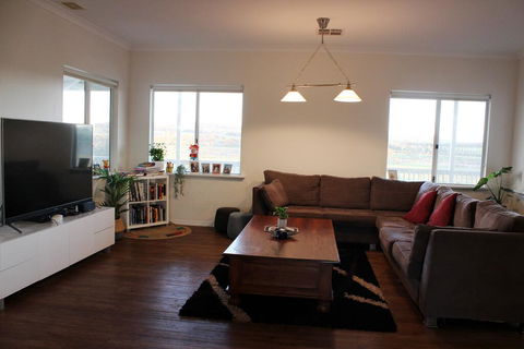 A Better Life Animal Sanctuary FarmStay - Private Two-Bedrooms, Lounge Room & Bathroom & Toilet, Shared Kitchen - Tourism TAS 3