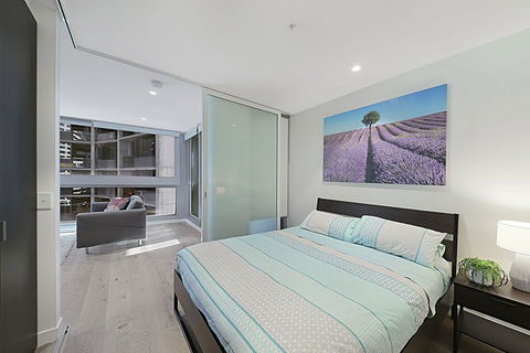 A Bright & Modern CBD Apt Next To Southern Cross - Hobart Tourism 1
