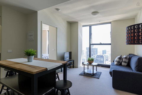 A Cozy CBD Suite With Spectacular City Views - Tourism TAS 0