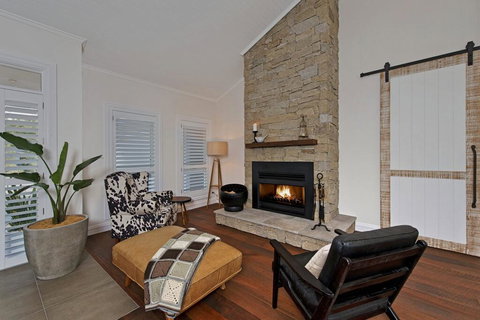 A Home Like Few Others - Hobart Tourism 2