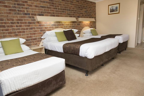 A Line Motel - Tourism TAS 3