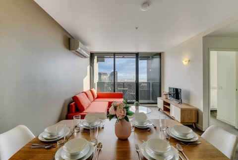 A Modern 2BR CBD Apt, City Views, FREE Parking - Tourism TAS 3