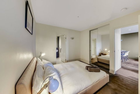 A Modern 2BR CBD Apt, City Views, FREE Parking - Tourism TAS 2