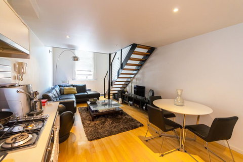 A NY Style Loft In Melbourne CBD - Tourism TAS 0