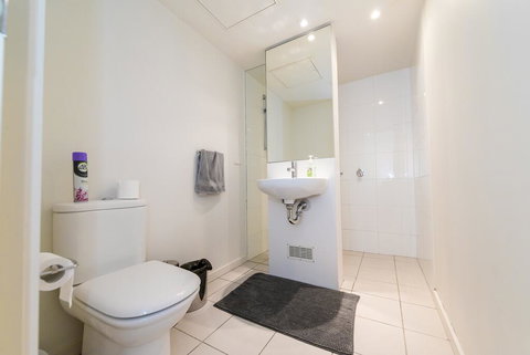 A NY Style Loft In Melbourne CBD - Tourism TAS 3