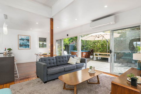 A PERFECT STAY - Aaloka Bay - Hobart Tourism 1