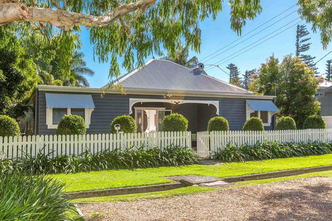 A PERFECT STAY - Aaloka Bay - Hobart Tourism 0
