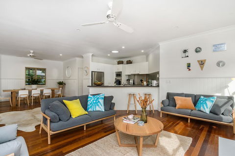A PERFECT STAY - Barefoot Lane - Beach House - Hobart Tourism 0