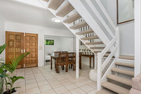 A PERFECT STAY - Byron's Mango Tree - Hobart Tourism 1