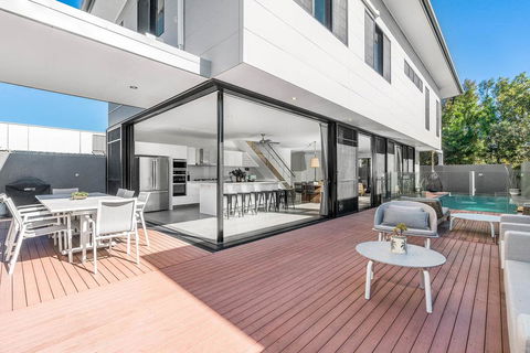 A PERFECT STAY - Catalina's - Hobart Tourism 1