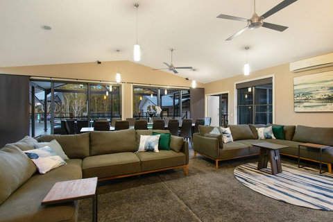 A PERFECT STAY - Lennox Unique Coastal Retreat - Hobart Tourism 3