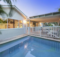 A Summer Cottage - Hobart Tourism