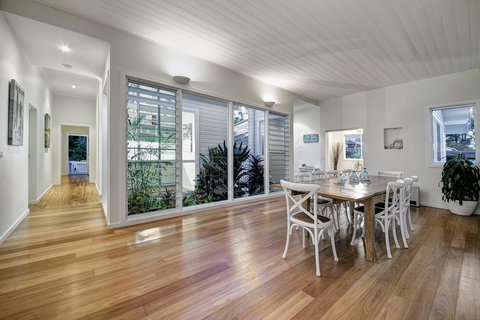 A Summer Cottage - Tourism TAS 3