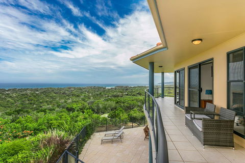 A SWEET ESCAPE - Above Byron - Hobart Tourism 3