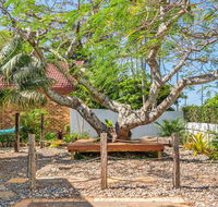 A SWEET ESCAPE - Byron Surf Cottage - walk to Byron - Hobart Tourism