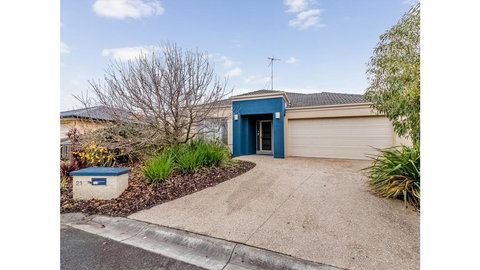 A TOUCH OF CLASS - PET FRIENDLY (OUTSIDE ONLY) - Tourism TAS 0