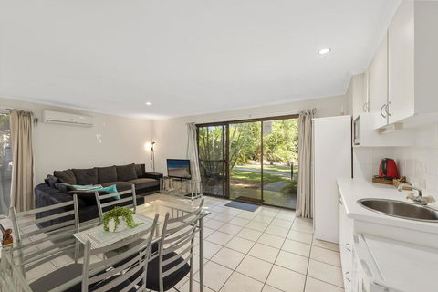 Aanuka Tropical Spa Bure - Hobart Tourism 0