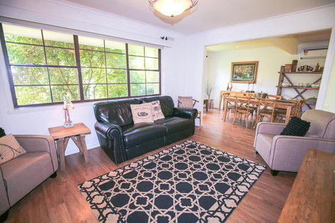 Abbeville In Bright - Tourism TAS 2