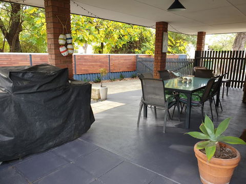 Abbey Beach Cottage - Hobart Tourism 1