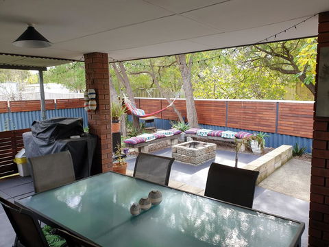 Abbey Beach Cottage - Hobart Tourism 3