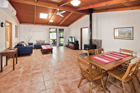 Abbey Beach Shack - Tourism TAS 1