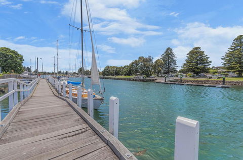 Absolute - Hobart Tourism 2