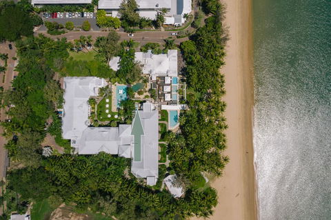 Absolute Beachfront Apt. With Private Pool In Alamanda Beachfront Resort (48) - Hobart Tourism 1