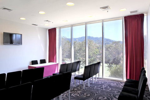 Absolute Beachfront Opal Cove Resort - Tourism TAS 3