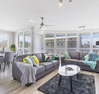 Absolute beachfront penthouse Castaways Beach - Hobart Tourism