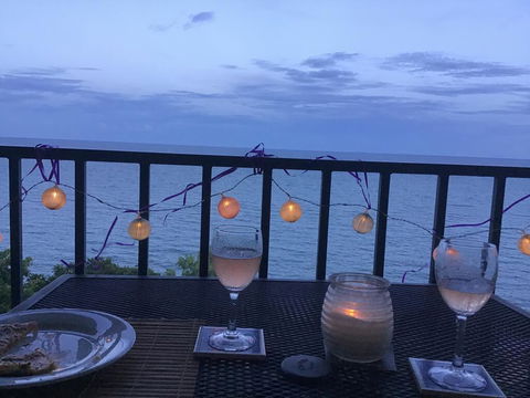 Absolute Beachfront With Million Dollar Views - Hobart Tourism 1