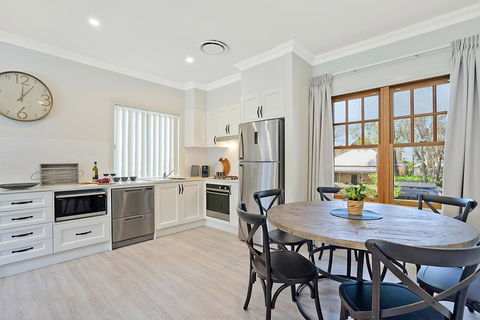 Accommodation Hunter - Adams Street Maitland - Hobart Tourism 0