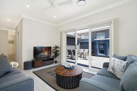 Accommodation Hunter - Adams Street Maitland - Hobart Tourism 1